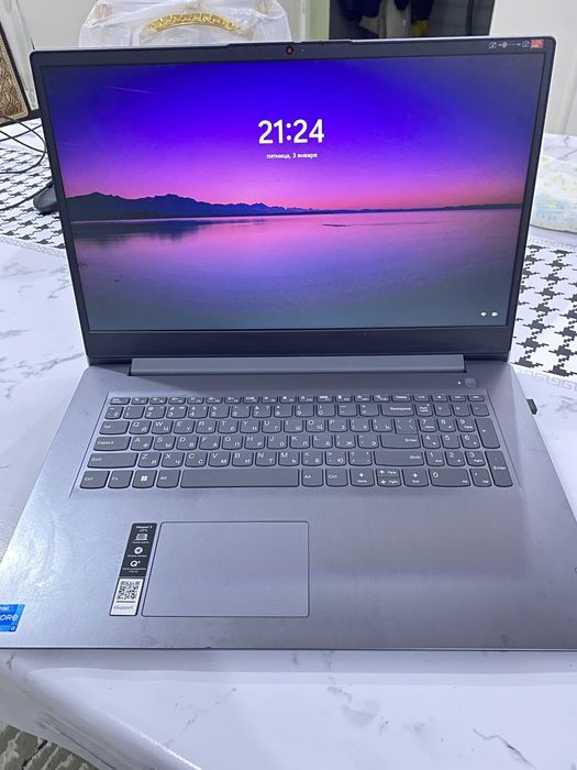 Ноутбук Lenova IdeaPad 17дюм