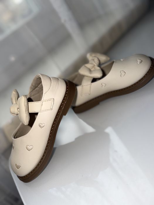 Продам детские туфли