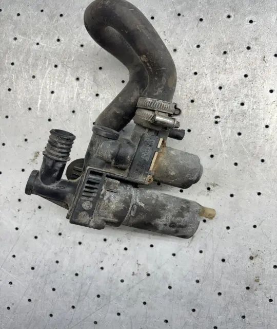 Pompa apa suplimentara BMW Seria 3 1999 320d MT (136 hp)