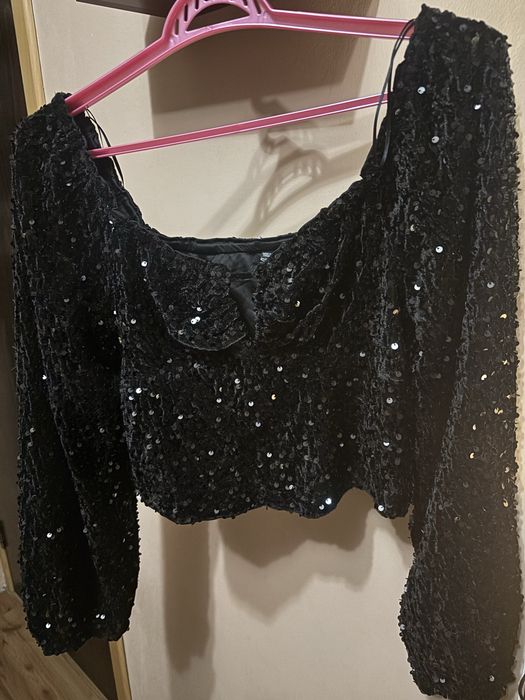 Дамска черна блузка с паети