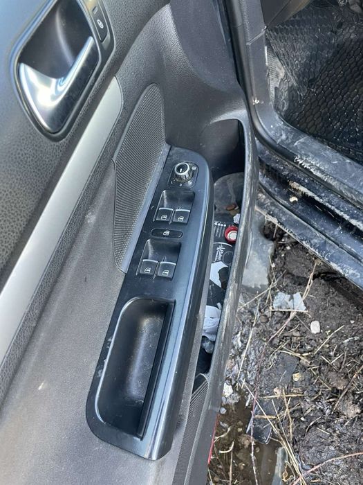 Продавам голф 6 комби на части !