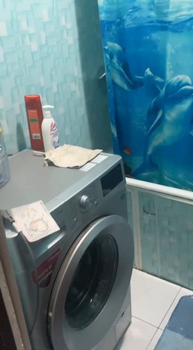 Сдаю 1 комнатная квартира возле рынок Универсам, метро. С обстановкой.