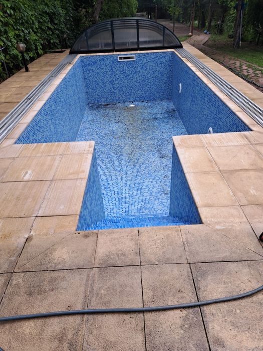 Servicii Profesionale Piscine: Construcție, Mentenanță și Montaj Liner