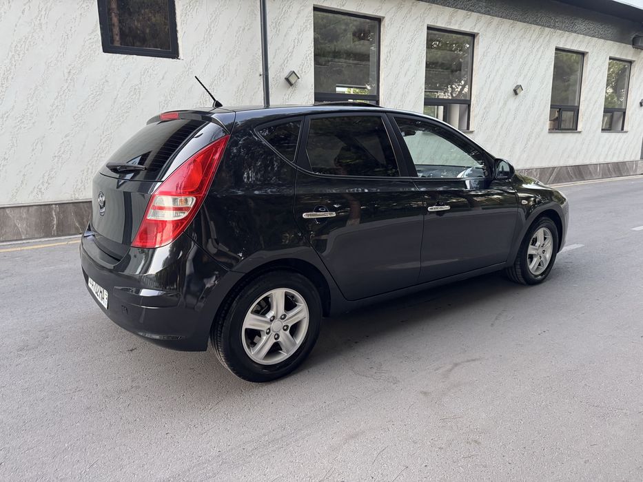 Hyundai i30 qora