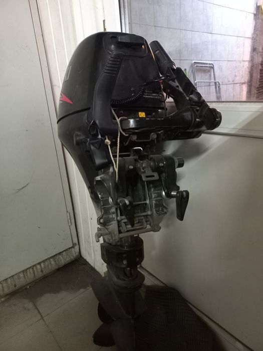 Vând motor barcă suzuki