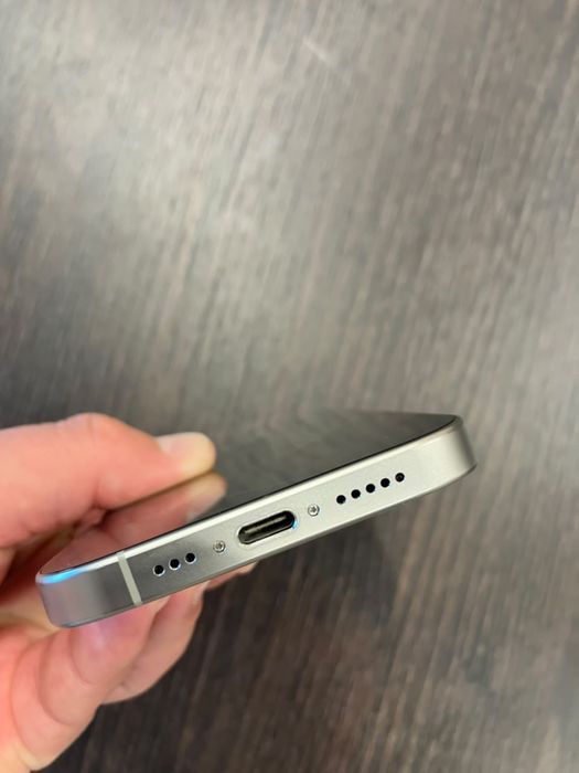 Iphone 15pro/256Gb батарея 86%