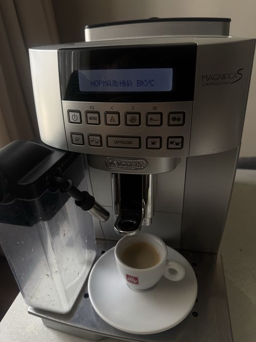 Кофемашина DeLonghi Magnifica Cappucino, кофемашинка авто