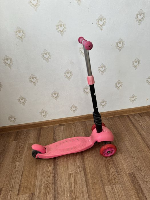 Продаю самокат для девочки