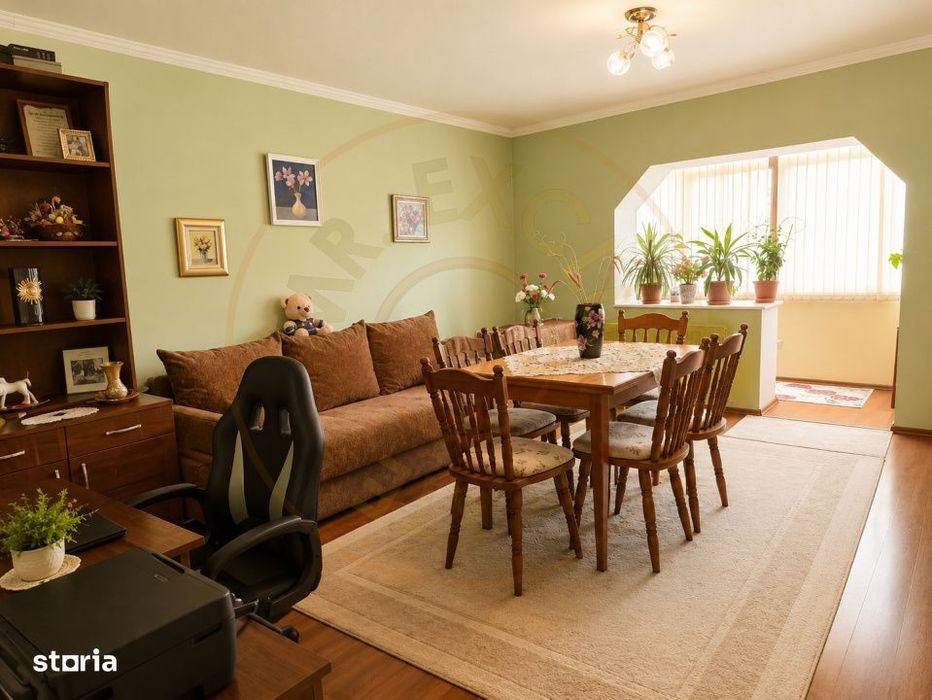 De vanzare Apartament 2 camere Micro 17