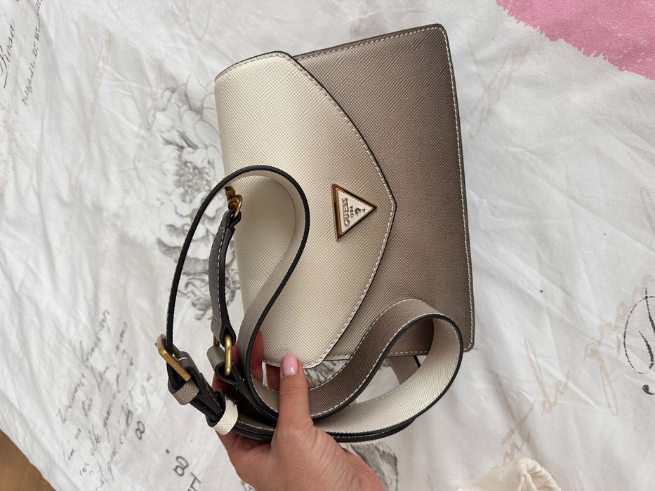 Чанта Guess нова