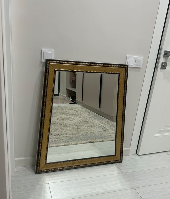 Зеркало настенное