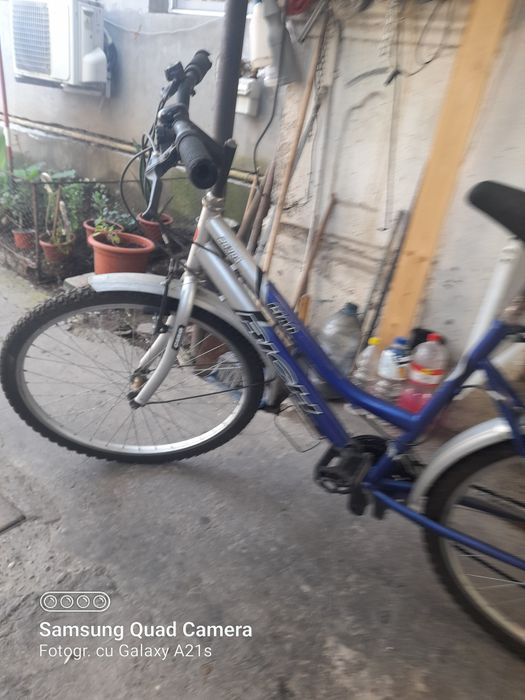 Vand bicicleta 350 lei