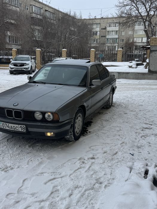 Продам машину  БМВ Е34