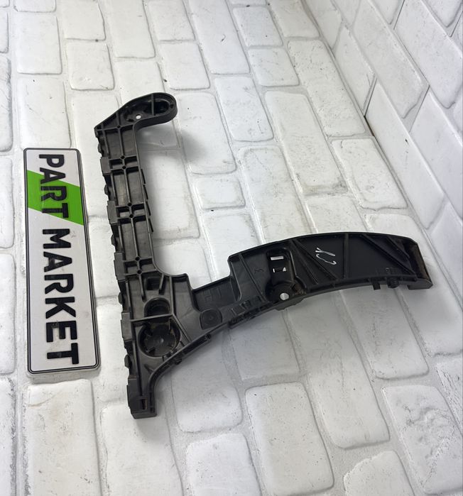 Държач Стойка задна броня AUDI A4 B9 8W9807453