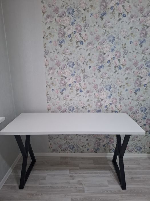 Продаю письменный стол