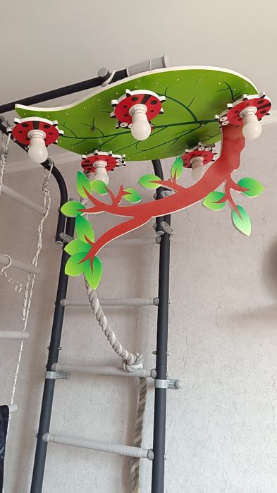 Потолочная люстра для детской комнаты