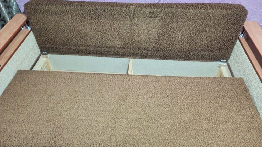 Продам диван в отличном состоянии