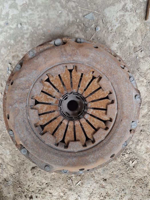 Лада Веста Карзино передо маховик