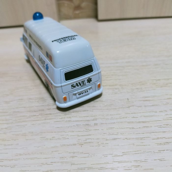 Игрушки, продам машину