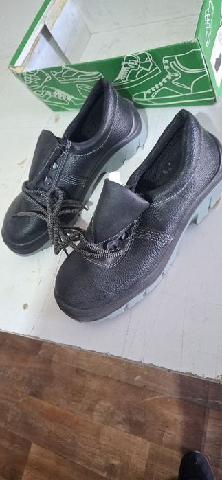 Спецботинка 40 размер