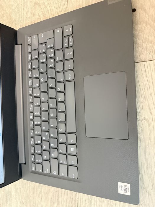 Lenovo V14-IIL I5-1035G1 / 12 Gb Ram/ Nvme 256/ 14” FullHD