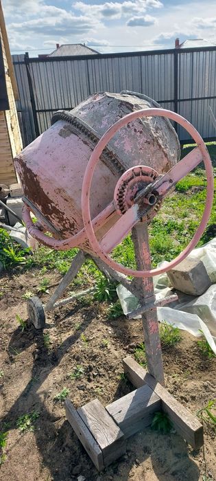 Продам бетономешалку
