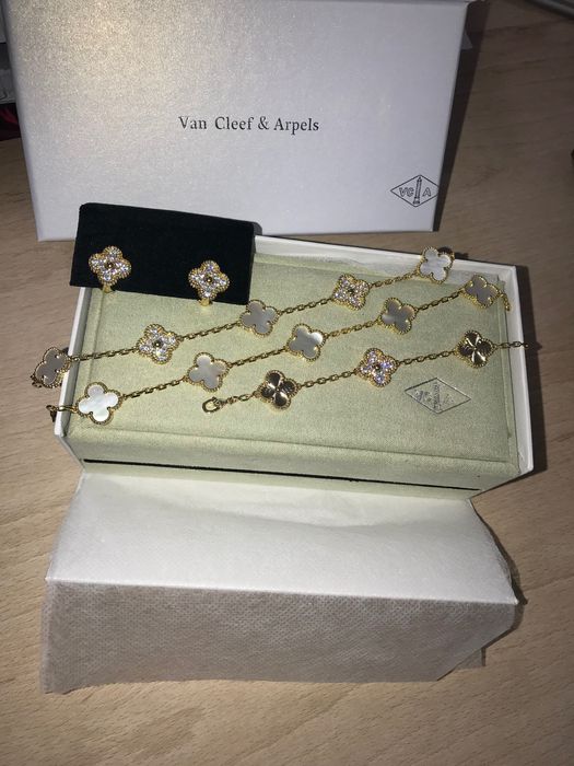 Van cleef гривни , обеци , колие