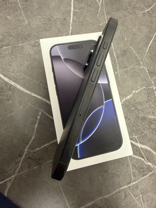 Iphone 16 pro, titanium black,ca nou