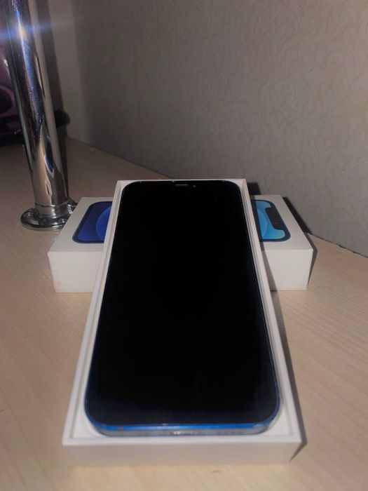Iphone 12mini с чехлом обмен на мопед предлагайте