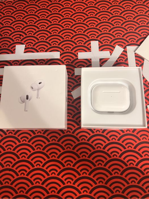 Vând AirPods pro (2nd generation)