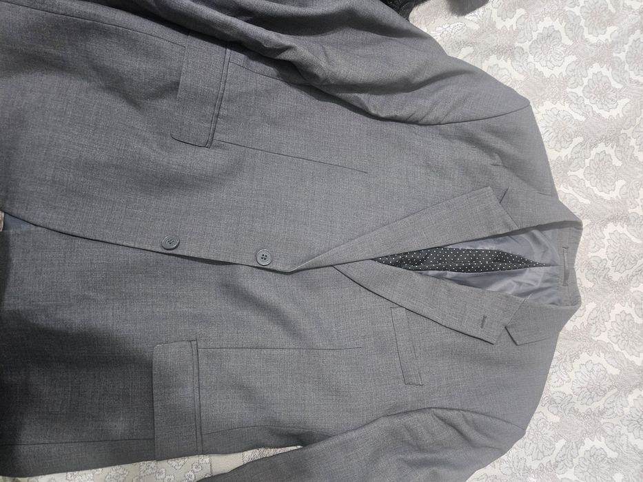 Продам мужской костюм