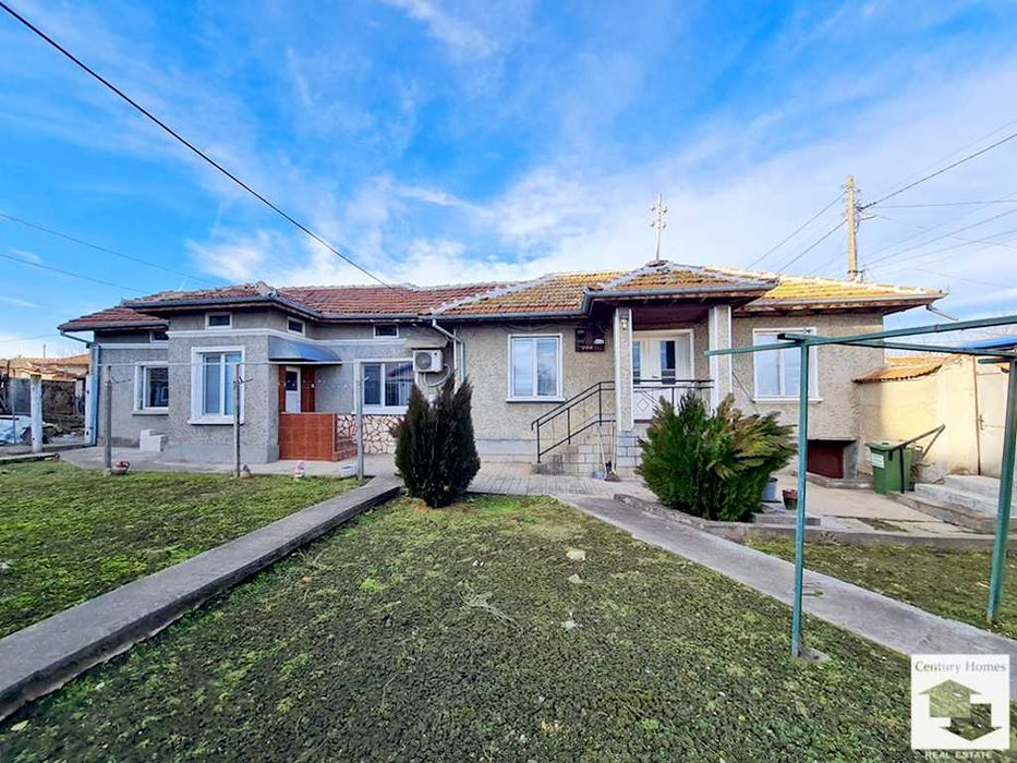 145269 Две къщи в един двор за продажба в гр. Полски Тръмбеш