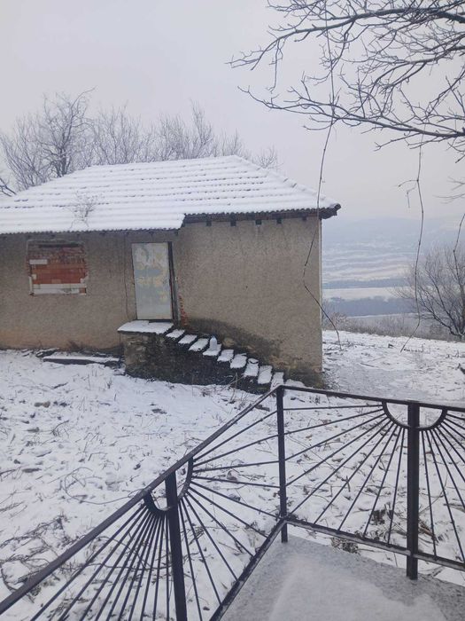 Къща в село Голяма Брестница