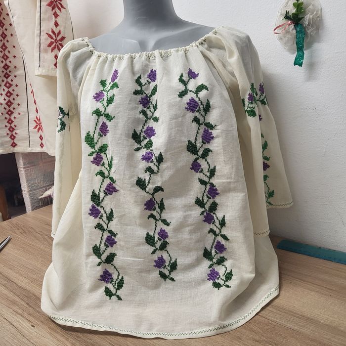 Vând cămăși stil ie