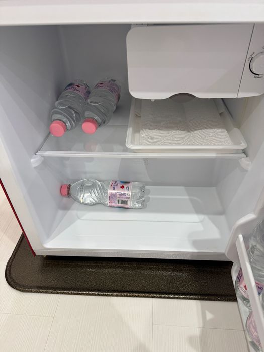 Frigider minibar VORTEX VM5SRD01M, 47 l, H 50 cm, Clasa E, rosu