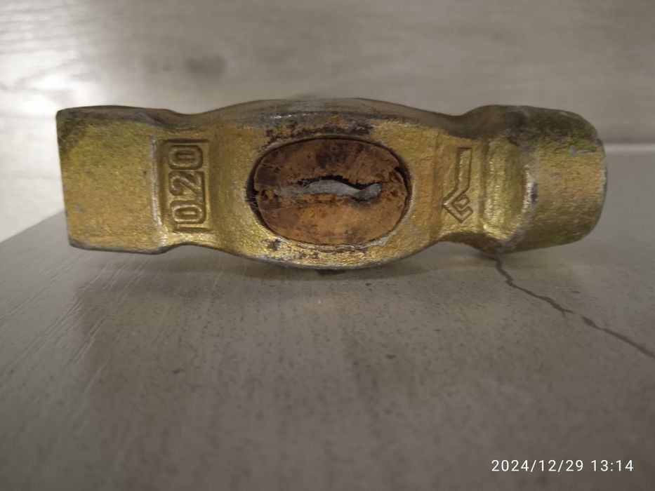 Продаю Молоток маленький