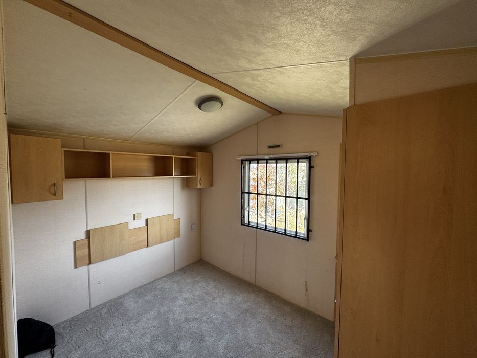 Casă mobilă complet utilată și mobilată – 11m x 3m – gata de locuit!