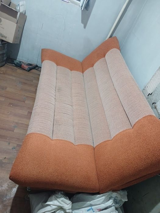 Диван в хорошем состоянии