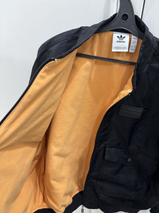 Куртка(бомбер) adidas