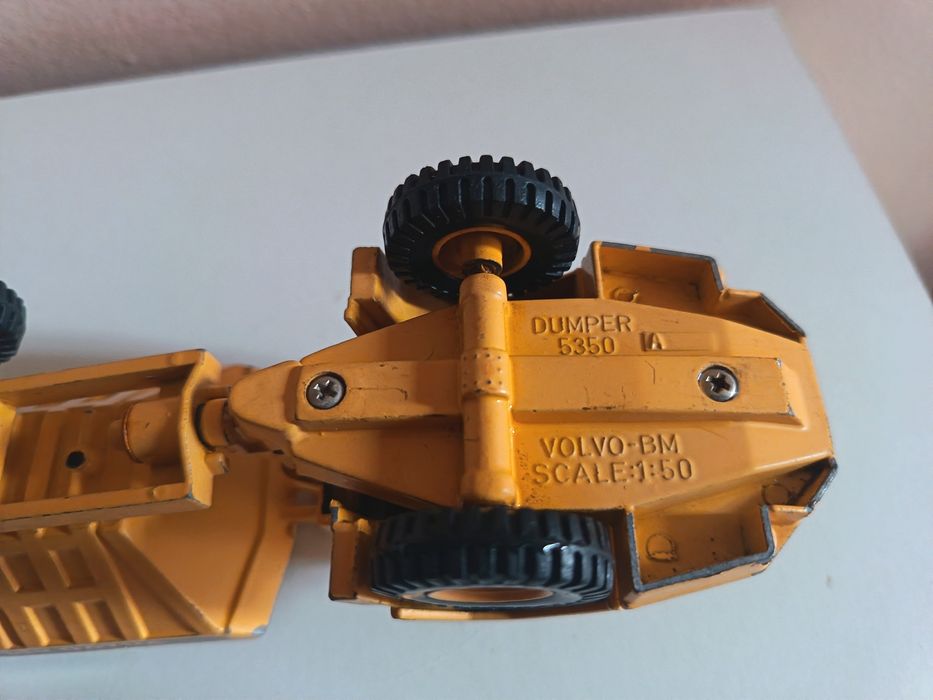 1:50 модел на Volvo -BM
