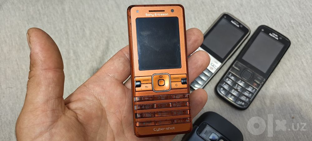 Telefonlar sotiladi