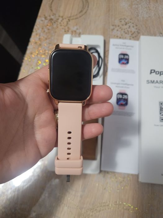 Vând Smart watch pentru femei