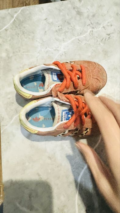 Кроссовки adidas