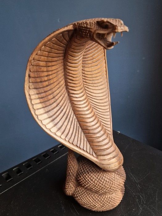 Sculptura,cobra din lemn masiv minunat accesoriu camera lucratura inte