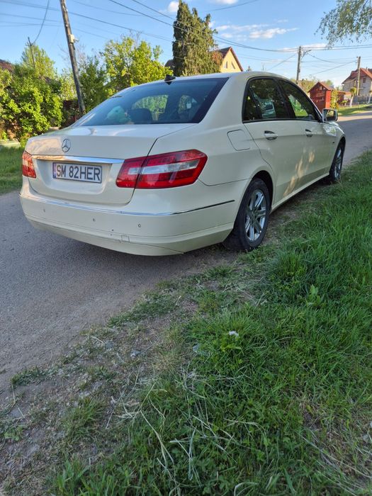 Vând Mercedes E 220 an 2011 sau schimb cu  Mitsubishi Pajero