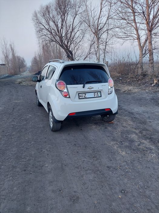 Yengil moshina spark