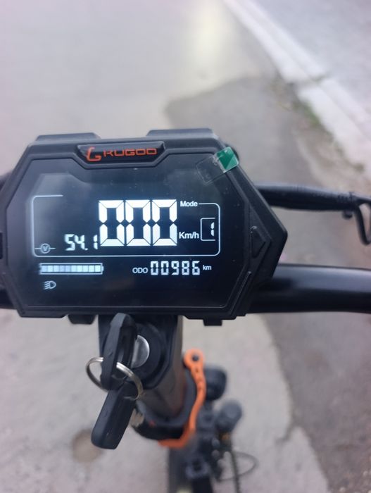 Электросамокат Куго м 5 про продам в идеале