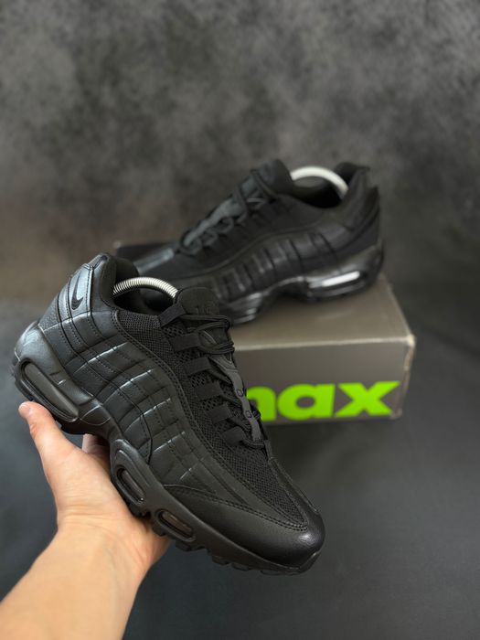 Nike Air Max 95s (BLACK & WHITE)