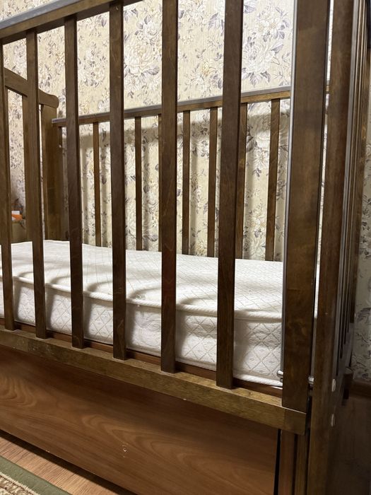 Продам детскую кроватку