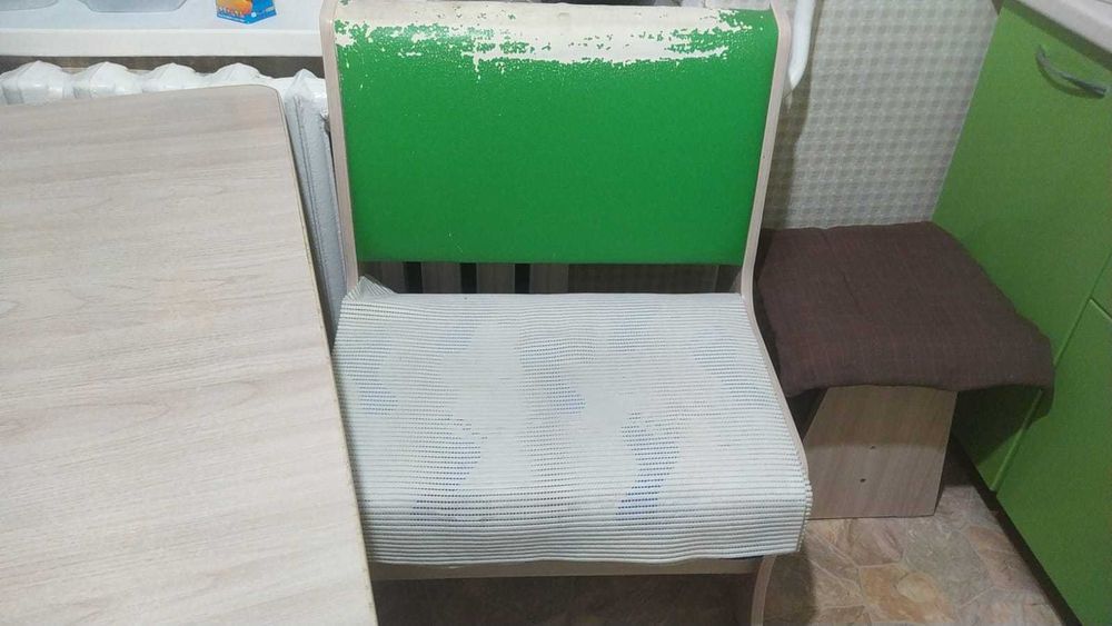 продам кухонный уголок